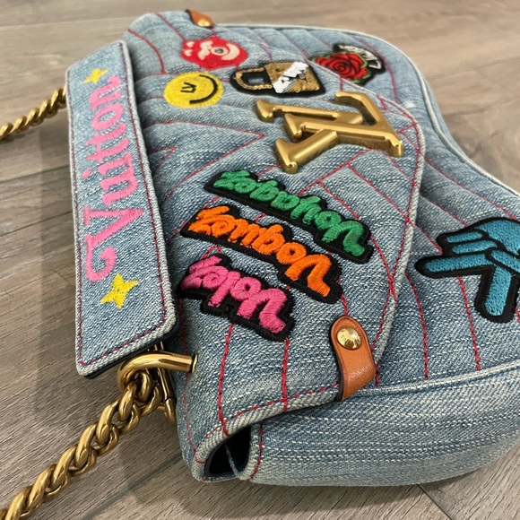 LOUIS VUITTON DENIM CHAIN BAG - Picture 6 of 8